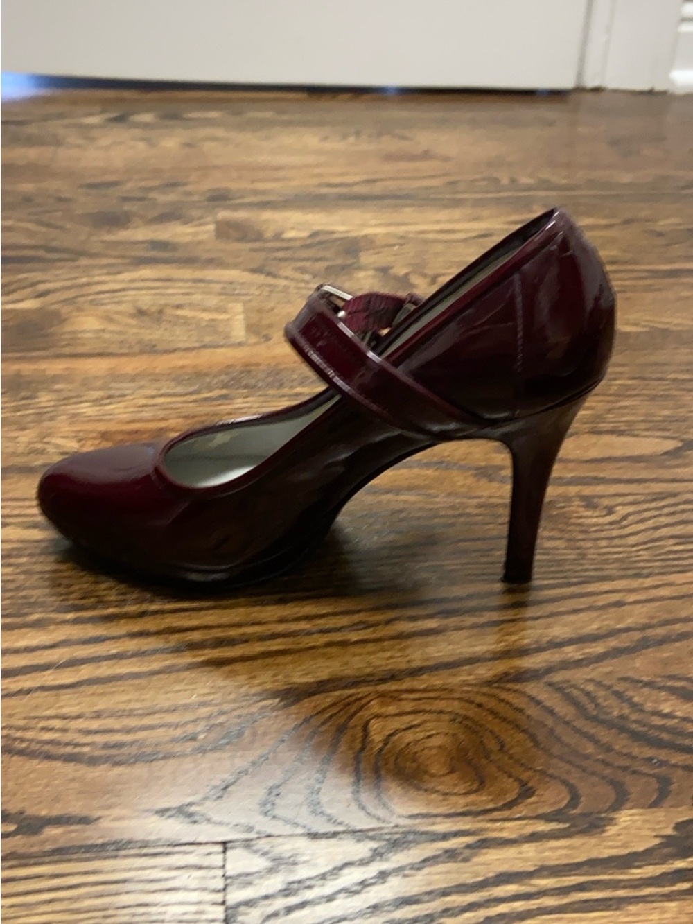 Calvin Klein Women’s Burgundy Patent Mary Jane Heels - Picture 2 of 4